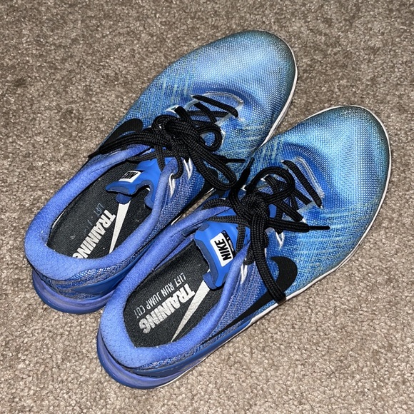 Worn Nike women’s metcon sneakers - Picture 5 of 6